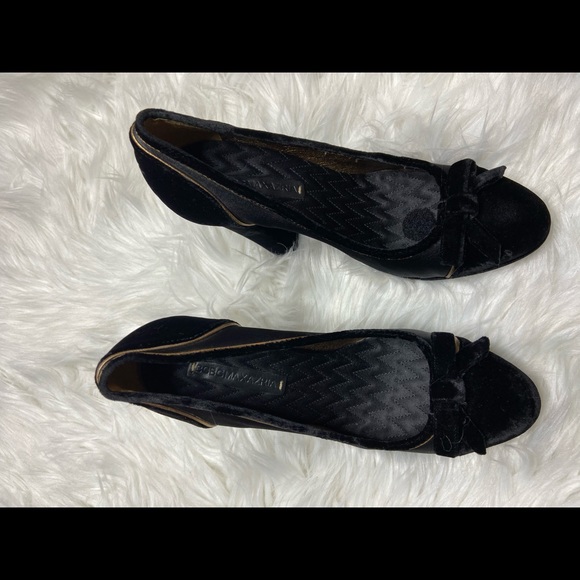 BCBGMAXAZRIA Satin and Velvet Chunky Heels 6 1/2 B - Picture 2 of 5